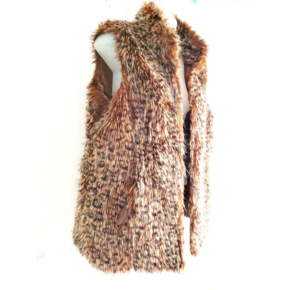New York Speed Faux Fur Leppard Print Vest - Picture 3 of 8